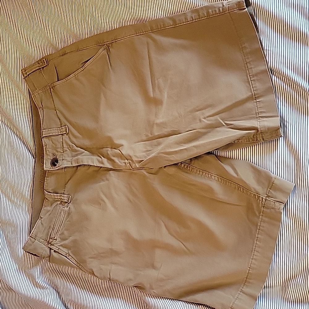 Men's Khaki Shorts